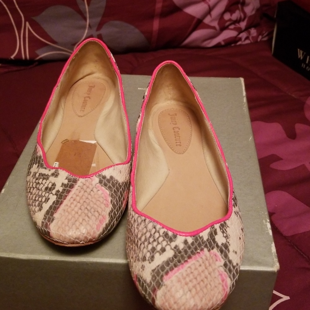 Juicy Couture Flats